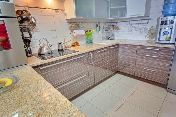 Кухонный гарнитур по индивидуальным размерам в Калининграде
