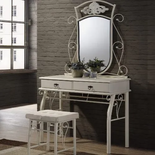 Туалетный столик в Калининграде