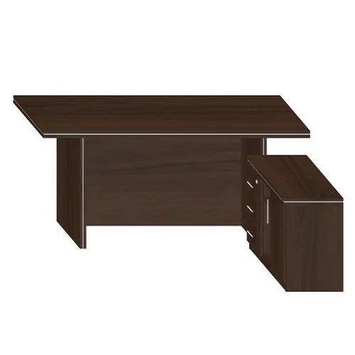 Стол офисный в Калининграде