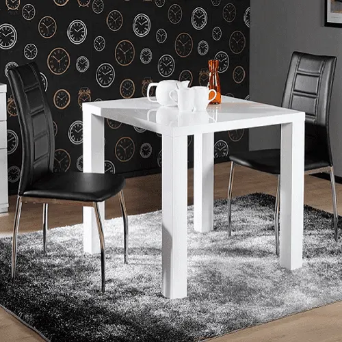 Стол в Калининграде