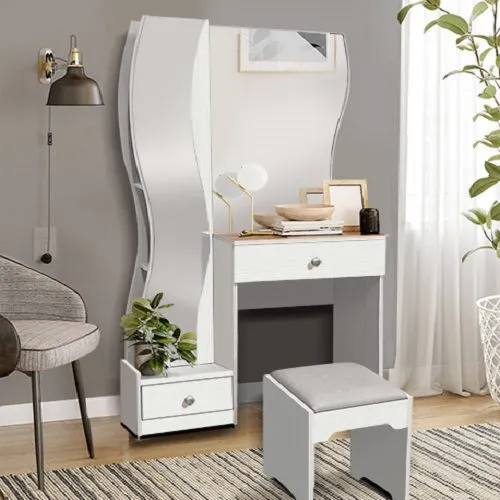 Туалетный столик в Калининграде